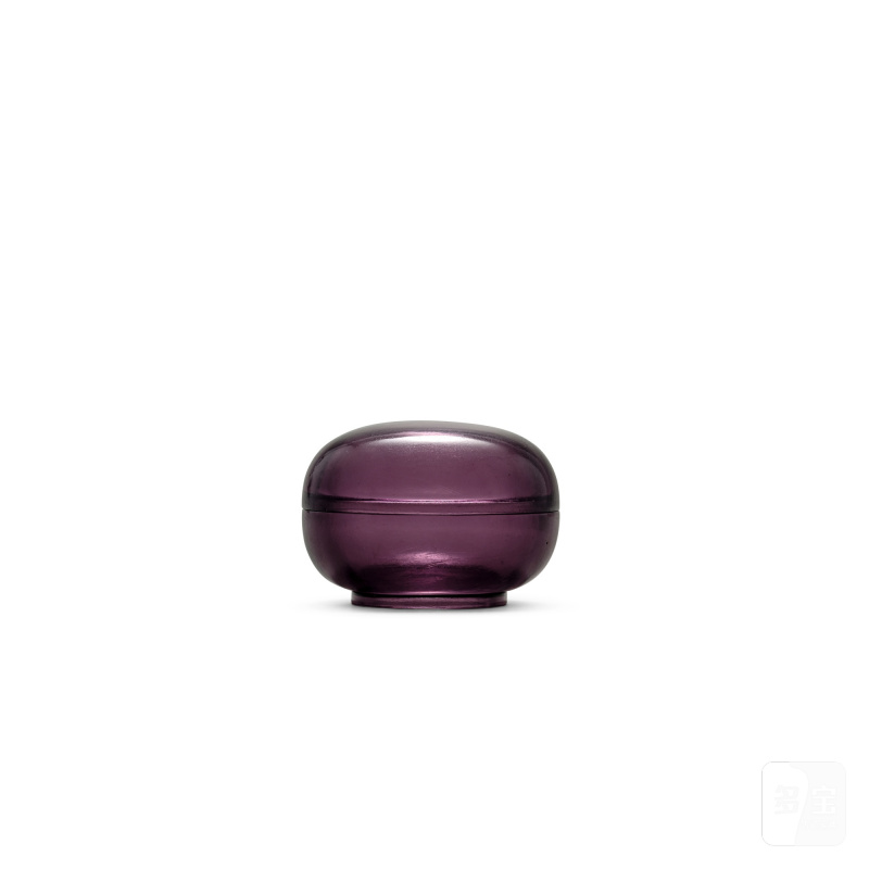 A purple glass box and cover, Mark and period of Qianlong | 清乾隆 紫料蓋盒 《乾隆年製》款
